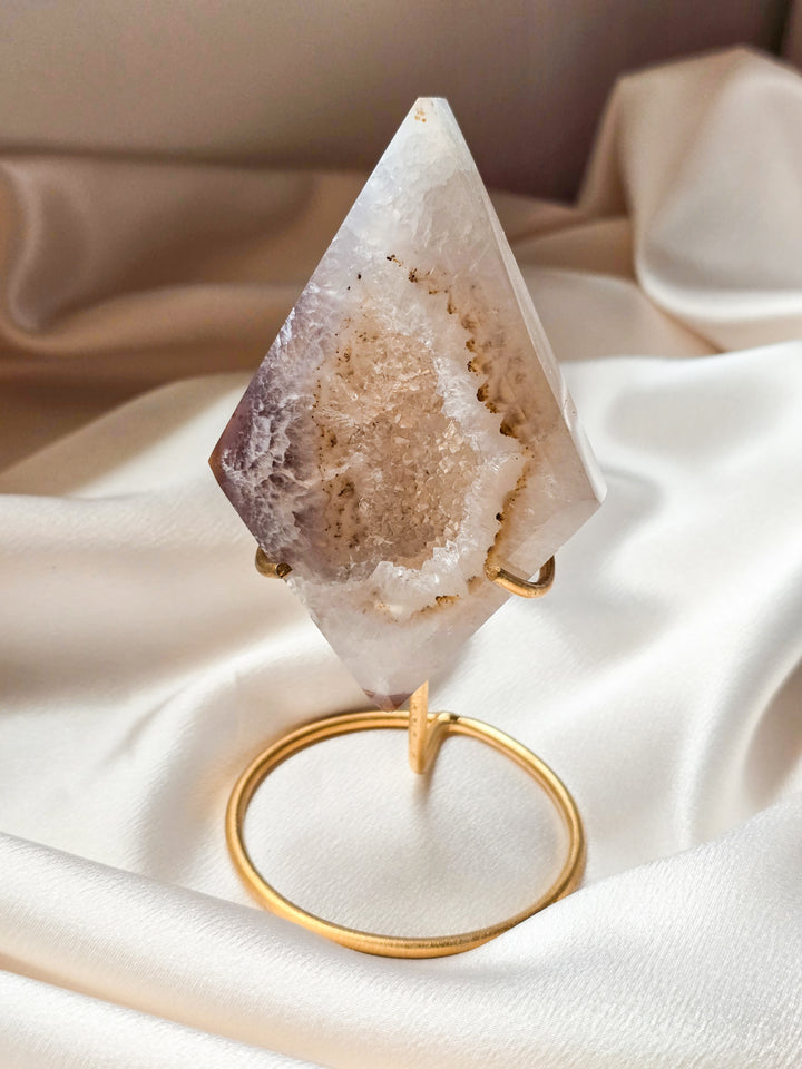 Druzy Agate Diamond on Stand B