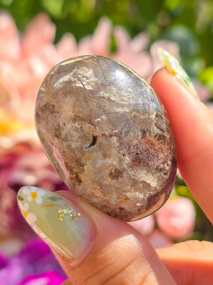 White Garden Quartz Lens With Rutile J