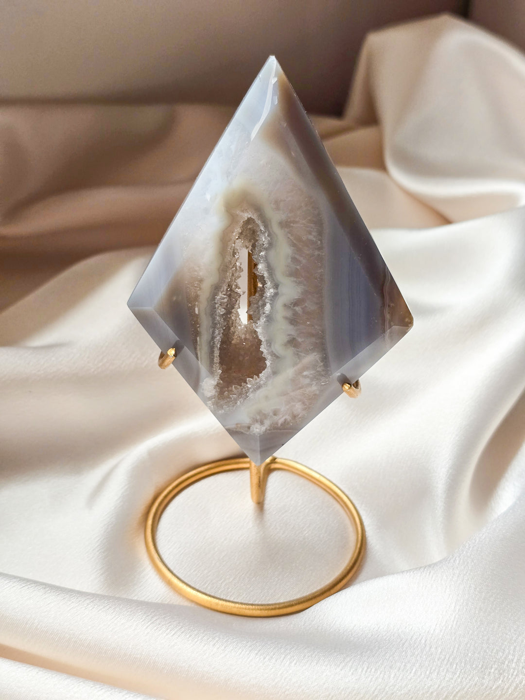 Druzy Agate Diamond on Stand A