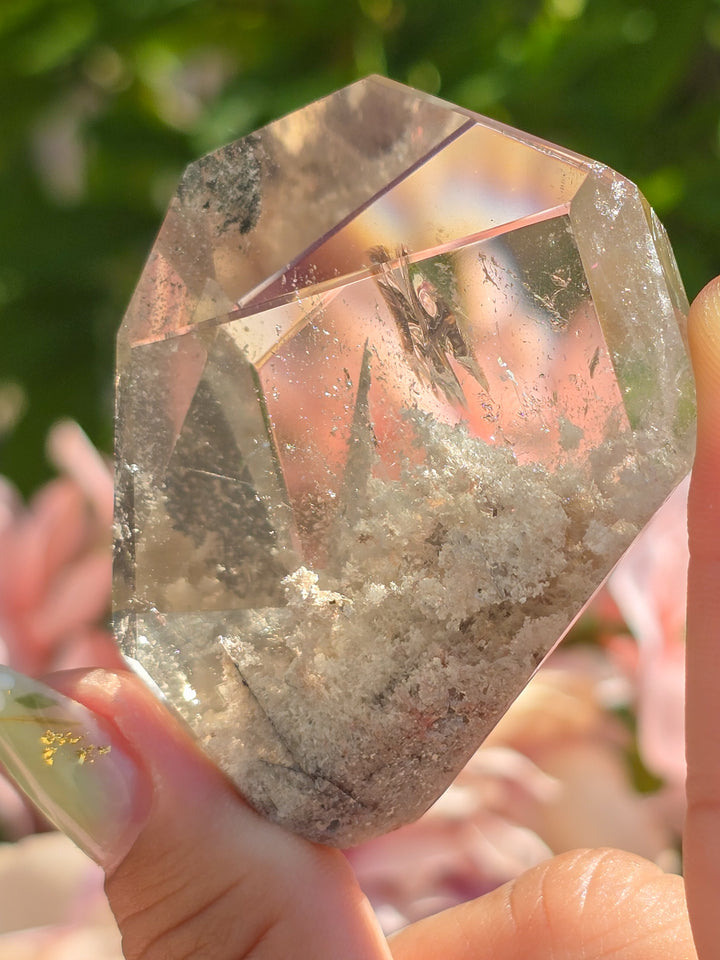 White Garden Quartz Gusher G4