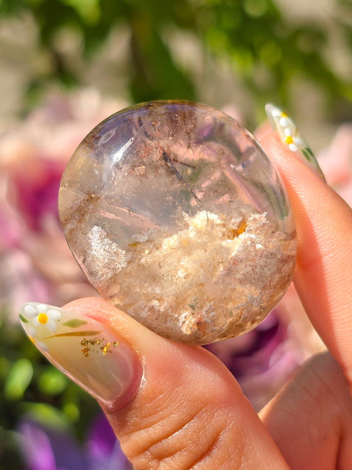 White Garden Quartz Lens With Rutile G