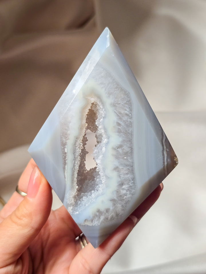 Druzy Agate Diamond on Stand A