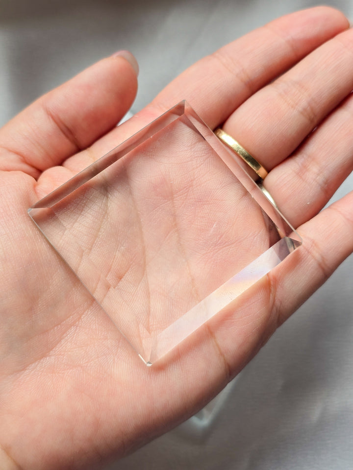 Glass Specimen Stand Medium