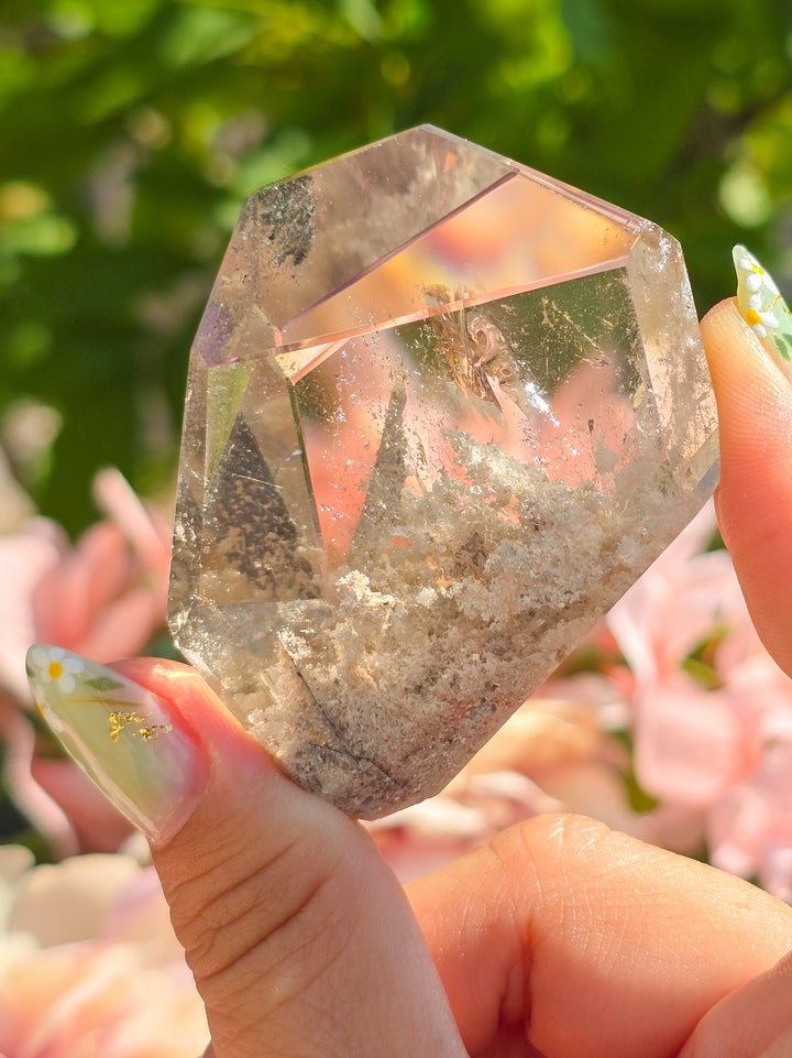White Garden Quartz Gusher G4