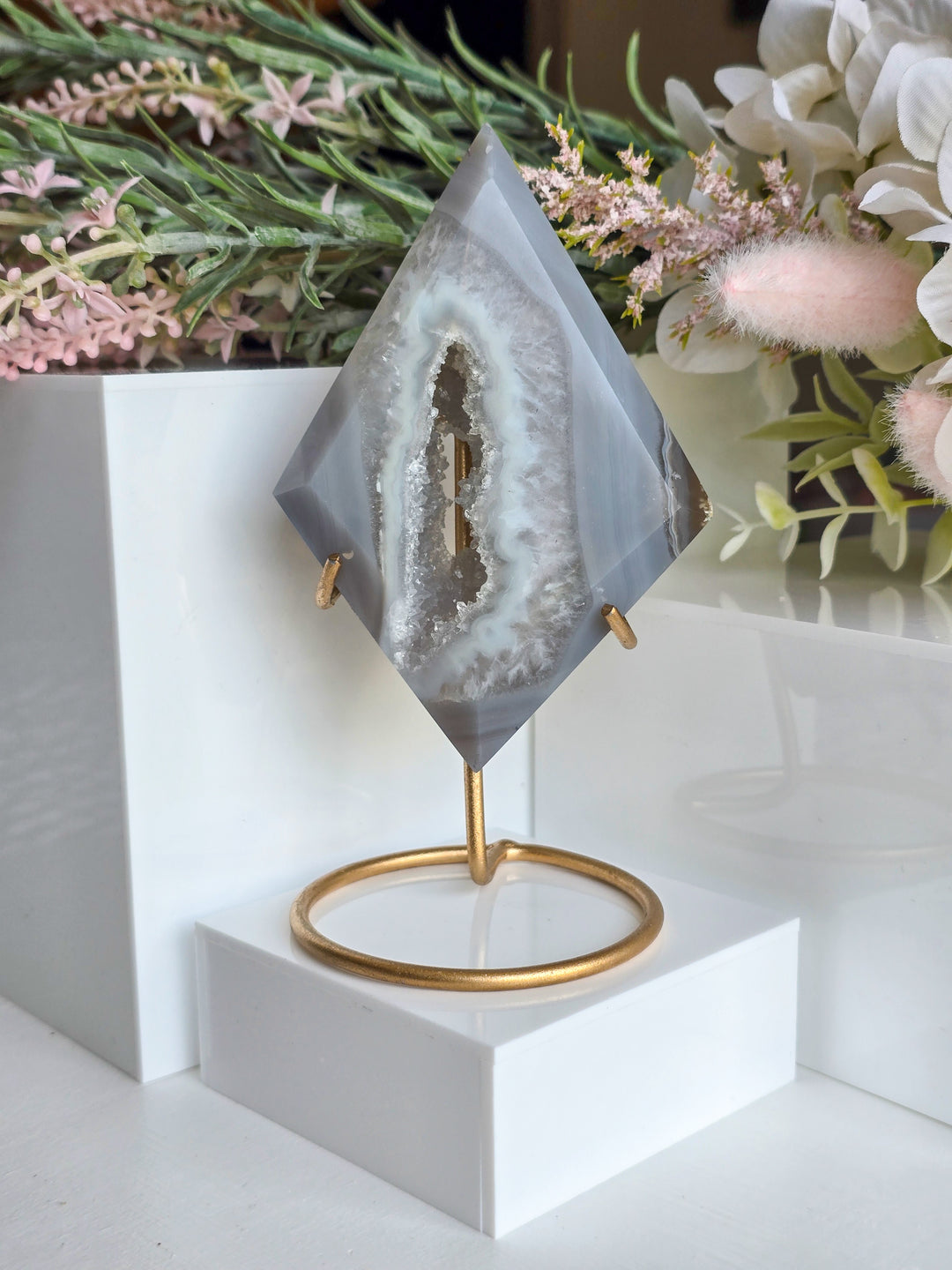 Druzy Agate Diamonds on Stands