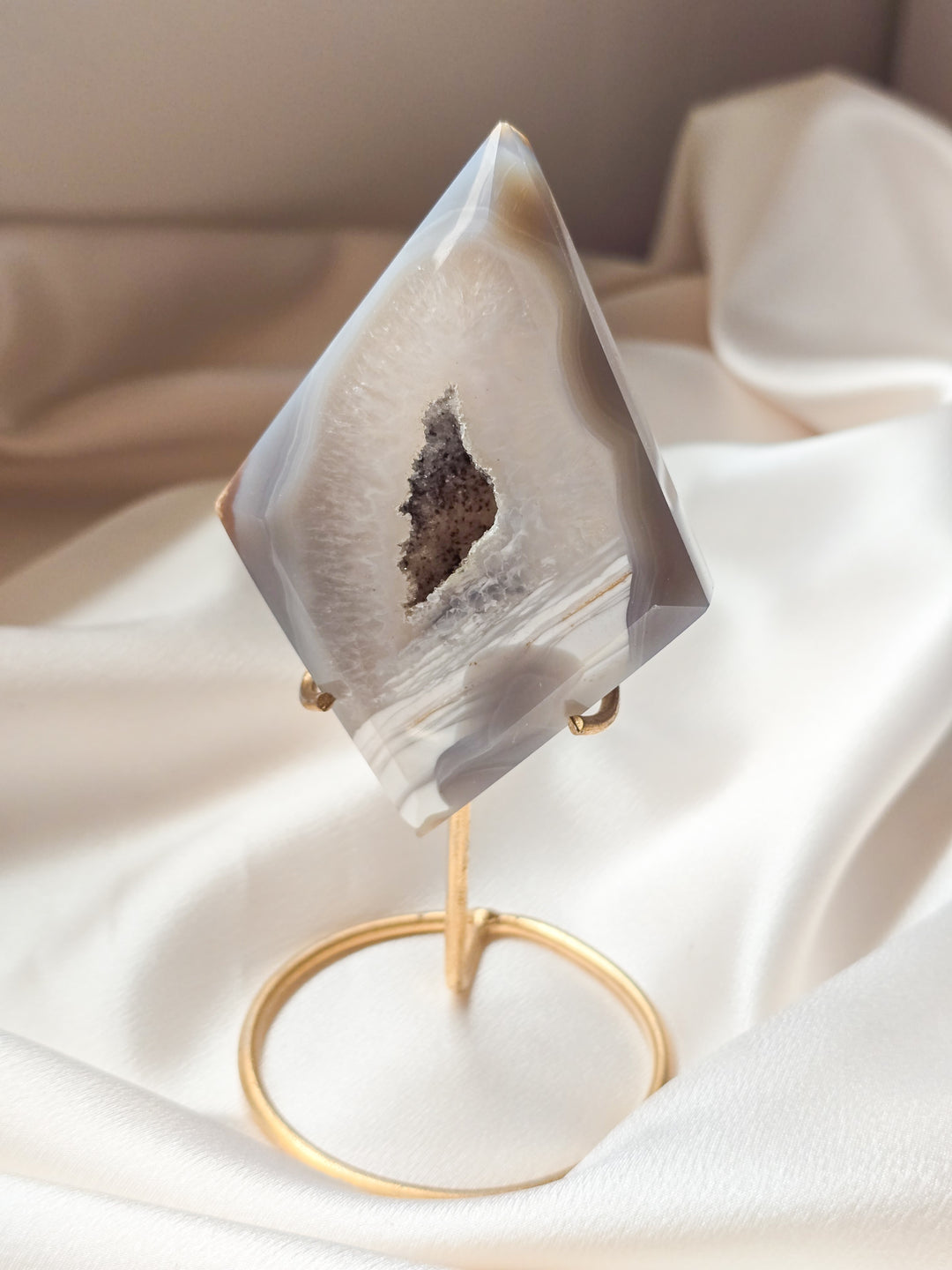 Druzy Agate Diamond on Stand C