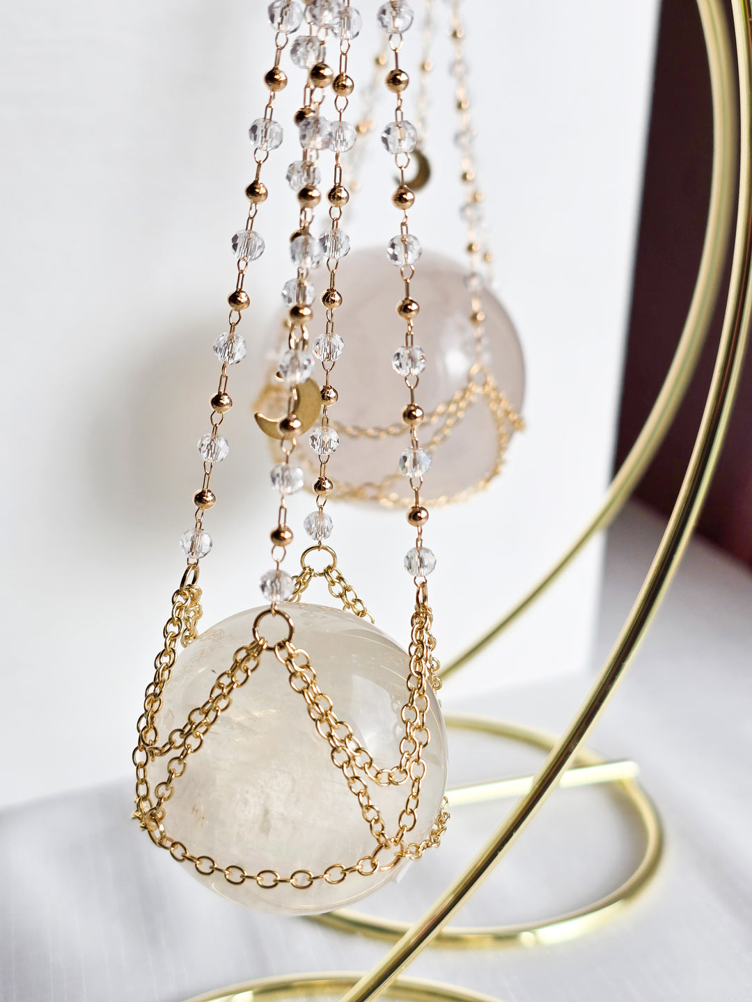 Gold Netting Sphere Stand