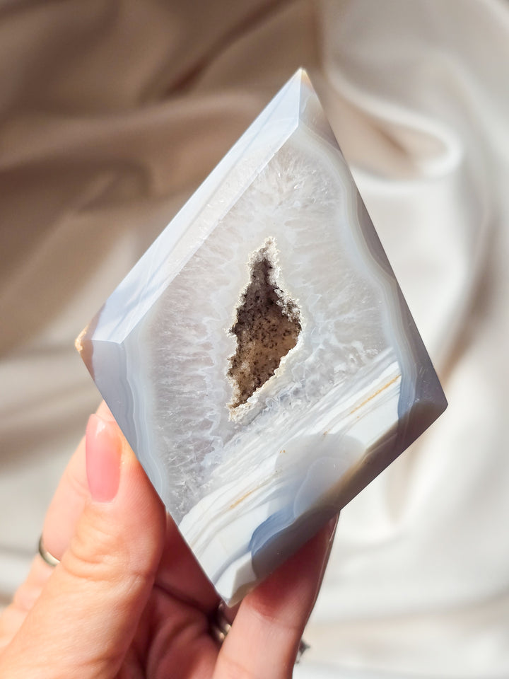 Druzy Agate Diamond on Stand C