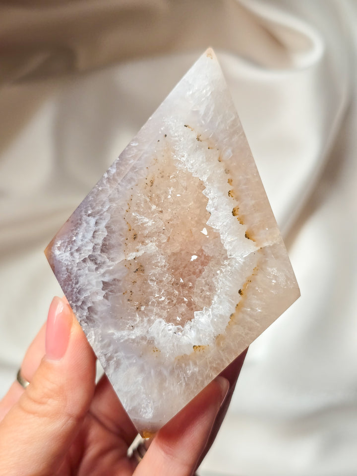 Druzy Agate Diamond on Stand B