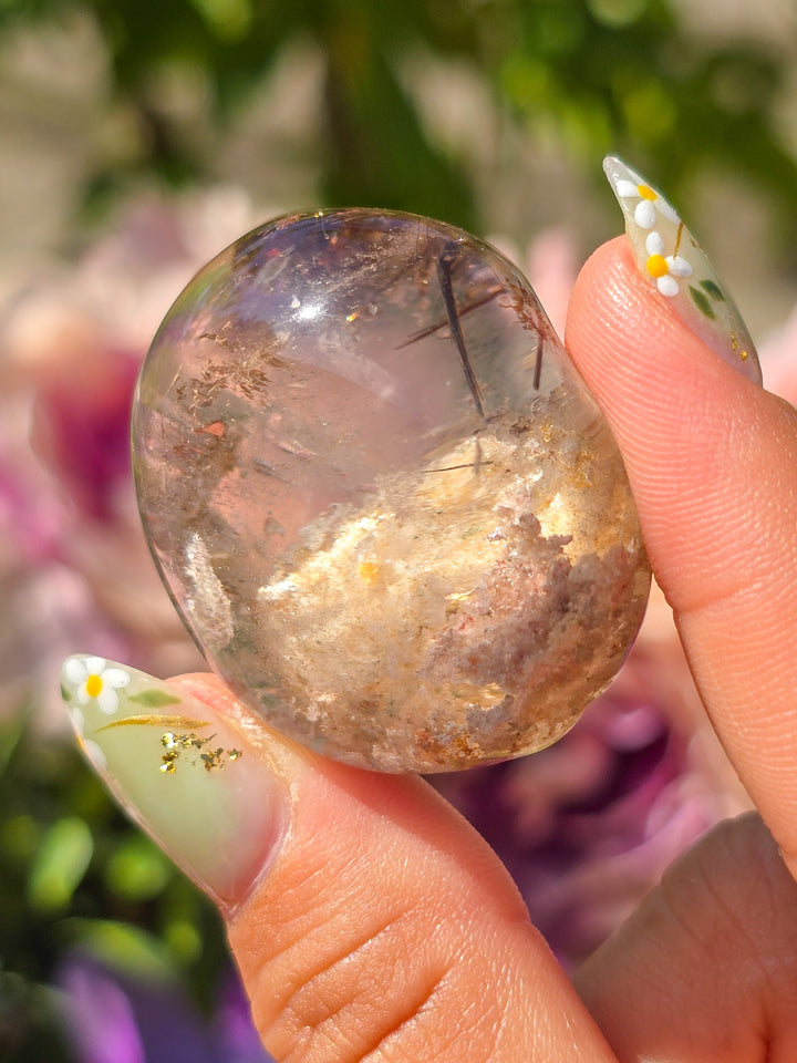 White Garden Quartz Lens With Rutile G